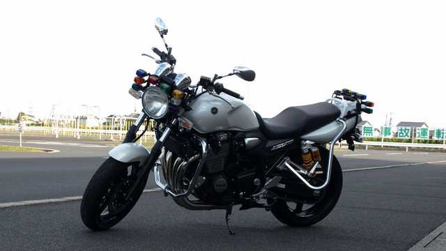 ヤマハXJR1300